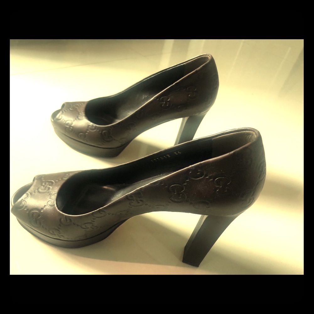 Gucci brown heels like new